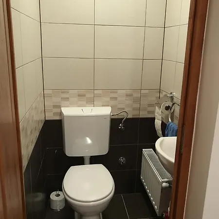 Oreg Juhasz Vendeghaz * Pilisszentlaszlo